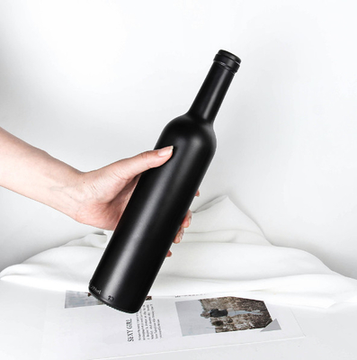 red wine bottle/glass bottle/Flasche/Бутылка/Bouteilles de vin/Botella de vino/Burdeos/Bordeaux/Бордо/whisky